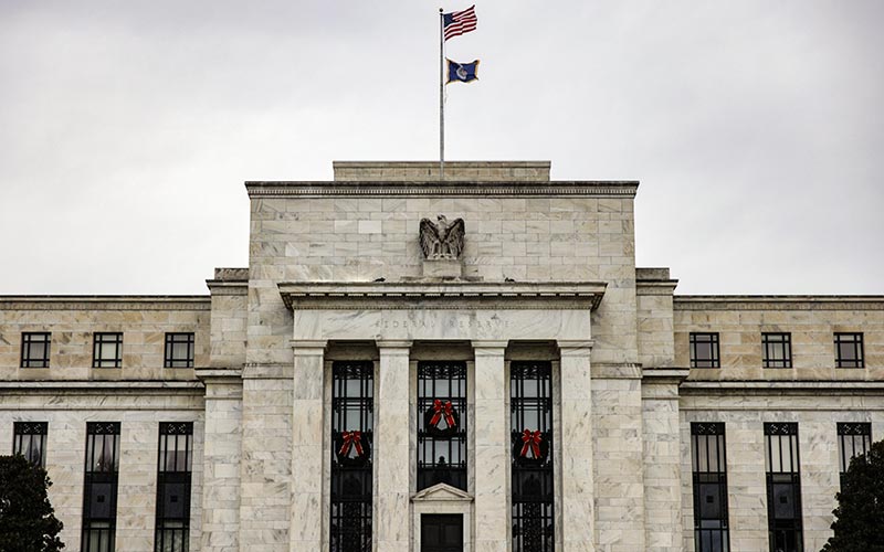 PT Equityworld Futures Trillium Surabaya - Harga Emas Berpotensi Sedikit Turun Jelang Pertemuan Federal Reserve