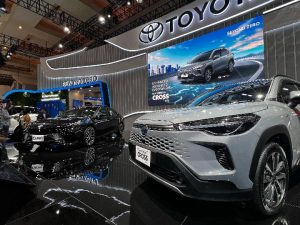 Equityworld Futures Surabaya | Toyota Gandeng CATL untuk Kembangkan Baterai Mobil Hibrida