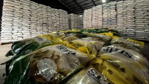 Equityworld Futures Surabaya | Bulog Bisa Pakai Kemasan SPHP Lama Imbas Krisis Plastik