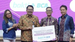 Equityworld Futures Surabaya | Dukung Pencegahan Stunting, BCA Salurkan Bantuan Alat Deteksi Dini Preeklamsia