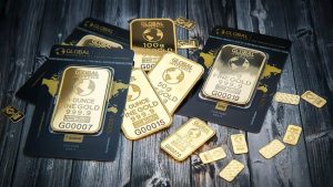 Equityworld Futures Surabaya | Harga Emas Ambles 2% Lebih, Jatuh ke Level Terlemah 2 Minggu