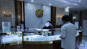 Equityworld Futures Surabaya | Harga Emas Galeri 24, UBS, Antam dan Antam Retro Hari Ini Ambruk Lagi