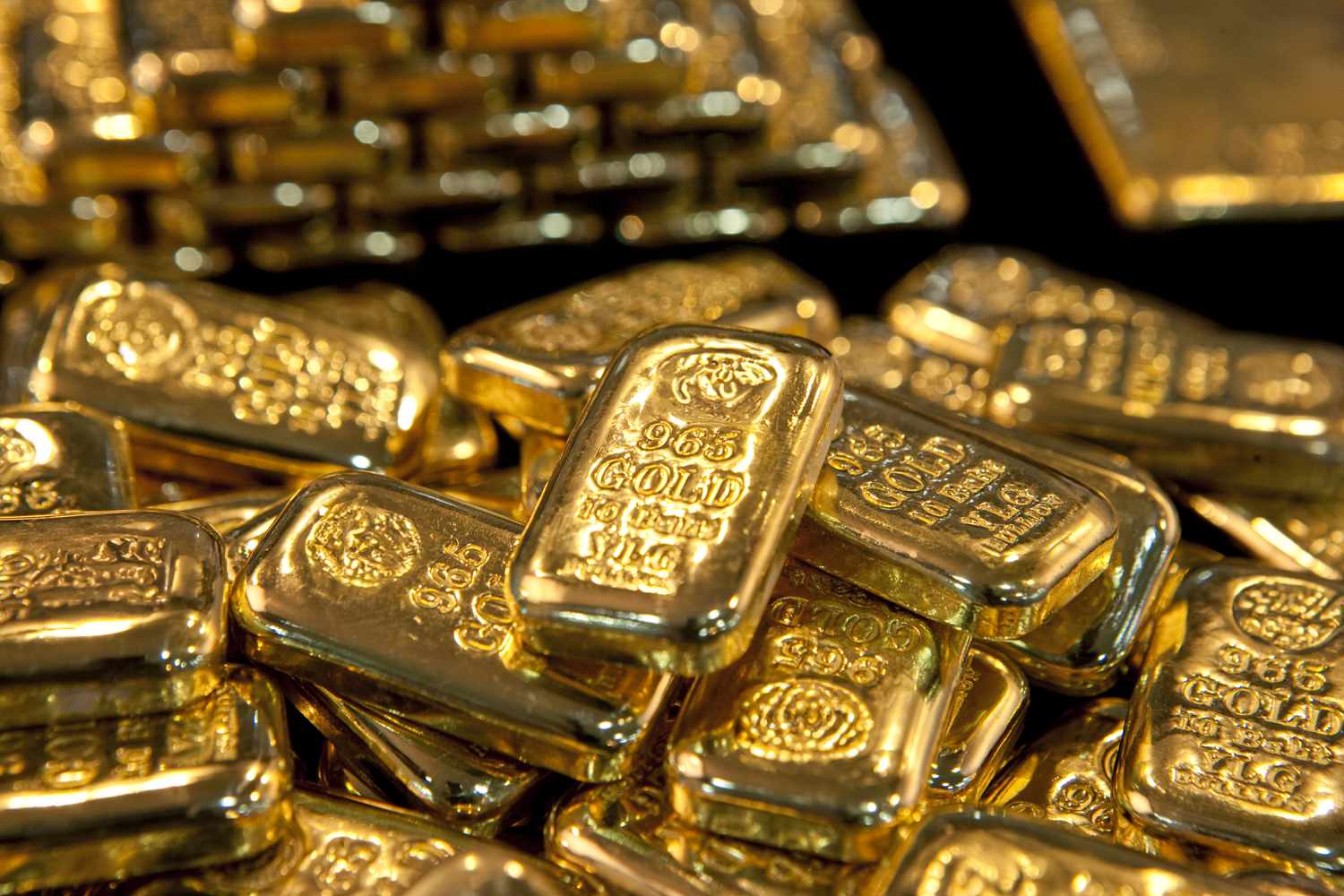 Equity World Futures Surabaya – Harga Emas Bertahan dan Pulih Setelah Muncul Harapan Kesepakatan Gencatan Senjata AS-Iran