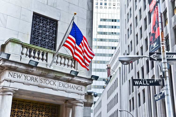 Equity World Futures Surabaya – Wall Street Ditutup Mixed, Saham AI Terkoreksi Jelang Keputusan The Fed