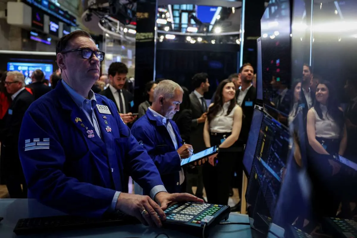Equity World Futures Surabaya – Wall Street Menguat, Reli Saham Chip dan AI Dorong Nasdaq Melonjak