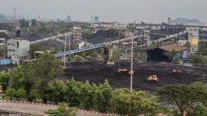 Equityworld Futures Surabaya | Batu Bara Bertahan di Level Tertinggi, Harga Emas Justru Tertekan