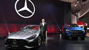 Equityworld Futures Surabaya | Mercedes-Benz Hadirkan 2 Mobil Baru di Indonesia