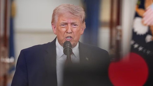 Equity World Futures Surabaya – Donald Trump Siapkan Tarif Impor Obat Generik Hingga 200%