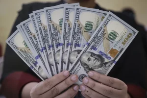 Equity World Futures Surabaya – Dolar AS Menguat Ditopang Lonjakan Harga Minyak dan Imbal Hasil Obligasi